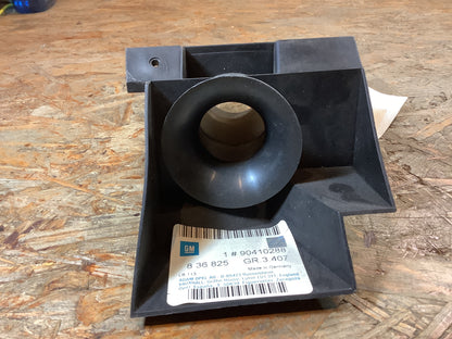 Astra F Anschlussstutzen, Luftansaugung, Luftreiniger an Frontblech Original GM NEU