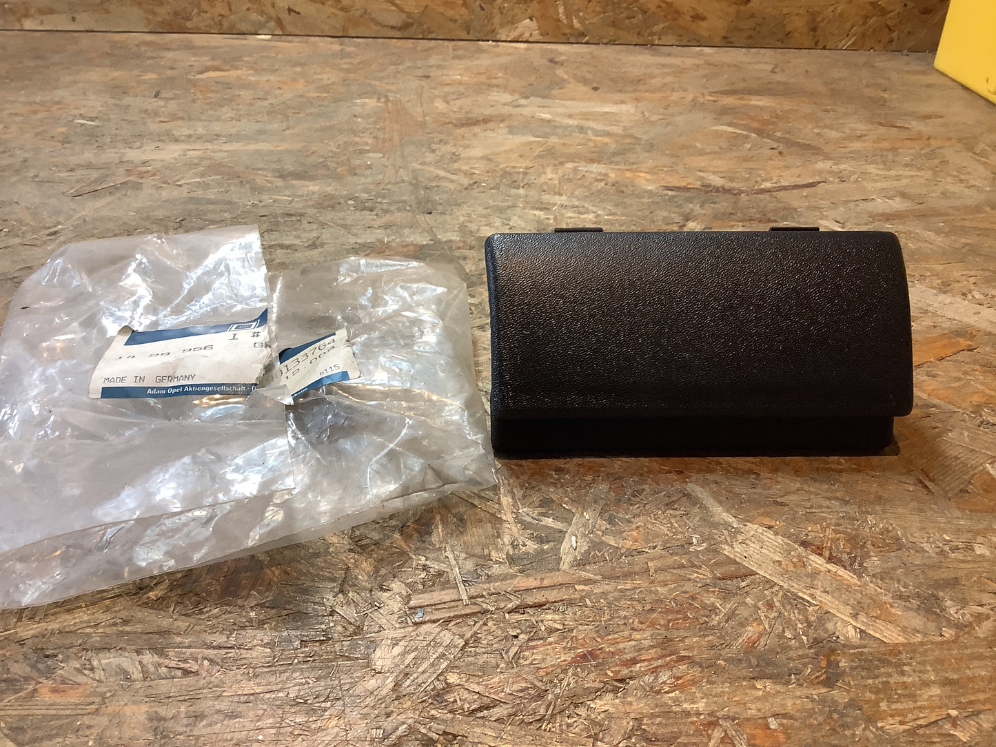 Ascona C Aschenbecher Original GM NEU