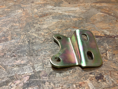 Mitsubishi Halterung, Auspuff Original Mitsubishi NEU