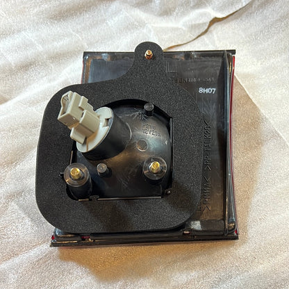 Original Mitsubishi Lancer Nebelschlussleuchte NEU MB912103