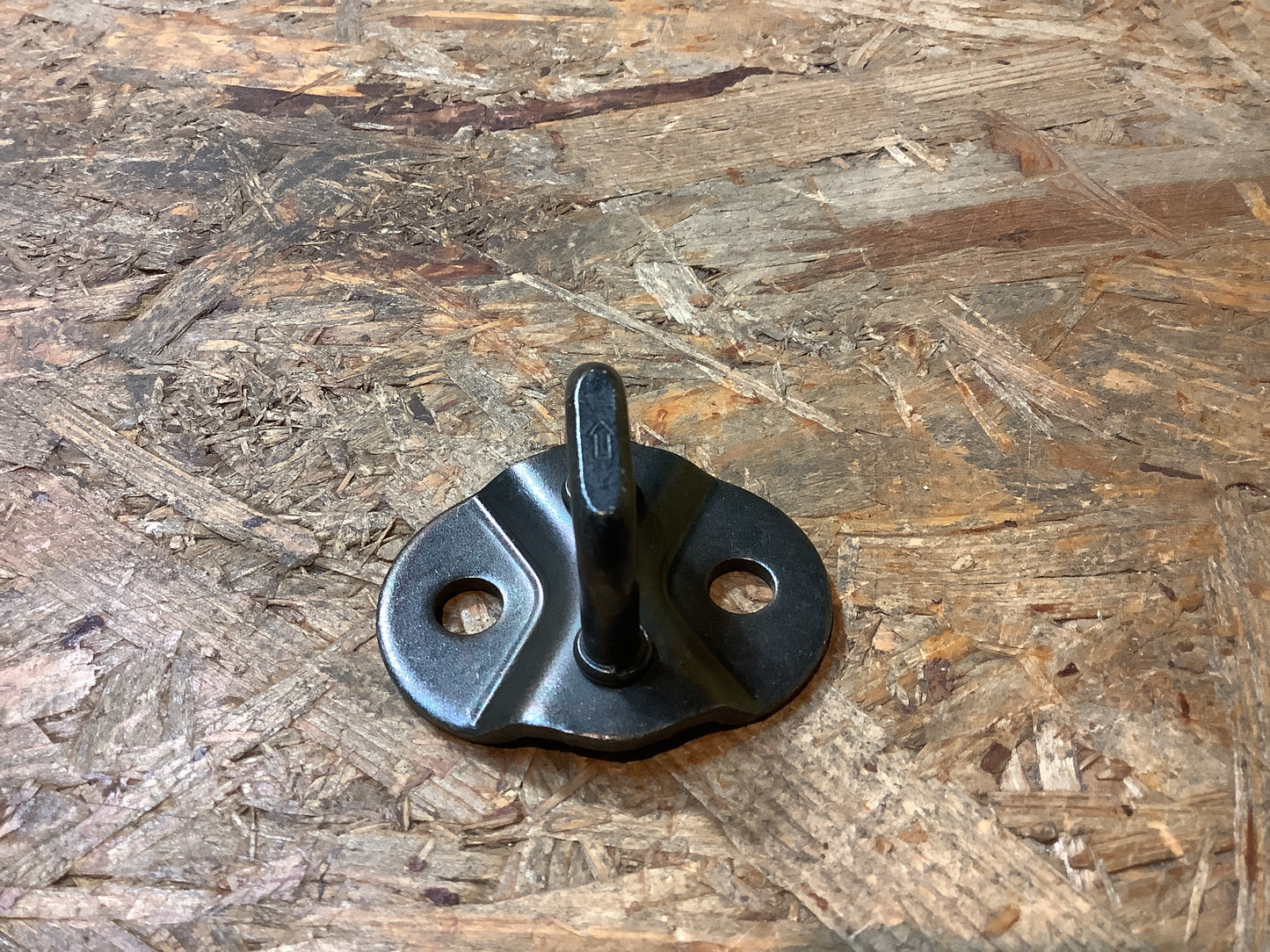 Mitsubishi Pajero Schließblech, Heckklappenschloss Original Mitsubishi NEU