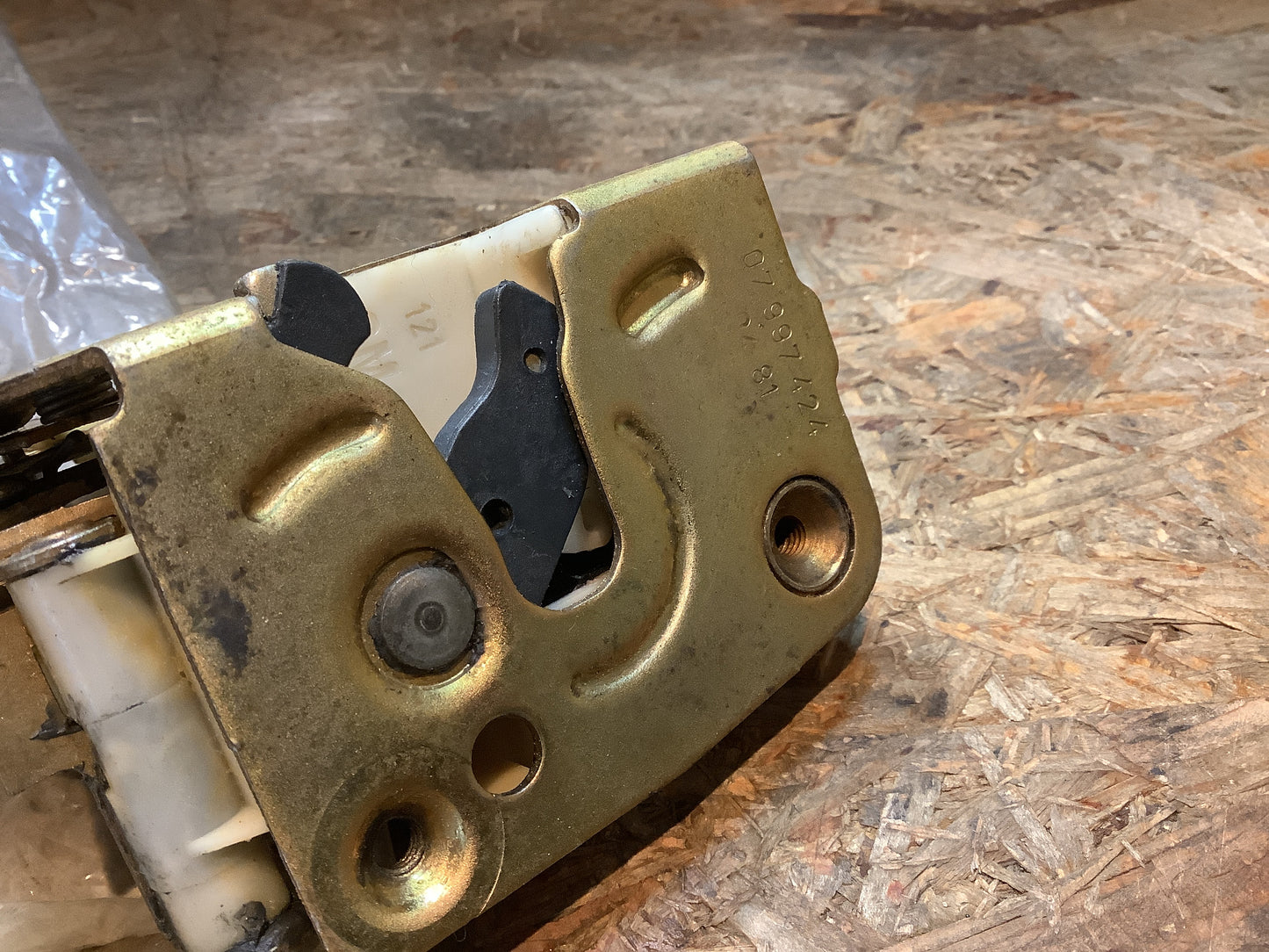 Opel Ascona C, Senator A Türschloss hinten rechts Original Opel NEU