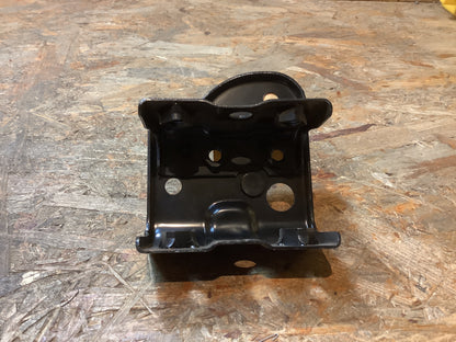 Mitsubishi Space Wagon General  Halter, Stoßfänger, V.L Original Mitsubishi NEU