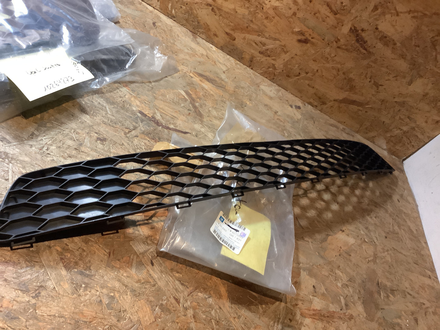 Opel Vectra B Lufteinlassgitter Original GM NEU