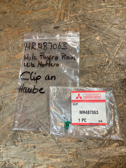 Mitsubishi Pajero Pinin Clip ab Haube Original Mitsubishi NEU