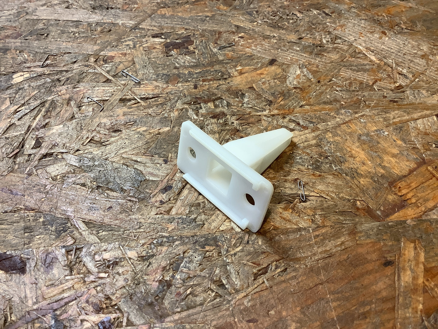 Mitsubishi Lancer Kombi Clip, Stoßfänger hinten Original Mitsubishi NEU