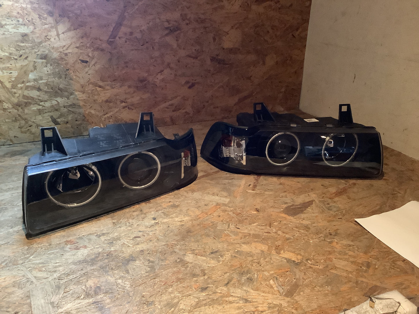 Tuning-Tec Angel Eyes Scheinwerfer für BMW 3er E36 90-99 schwarz