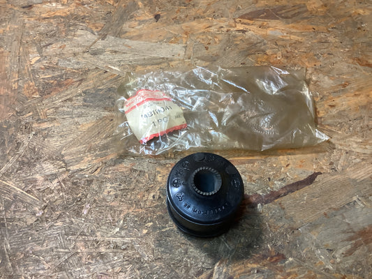 Mitsubishi Galant Buchse hinterher Querlenker Original Mitsubishi NEU