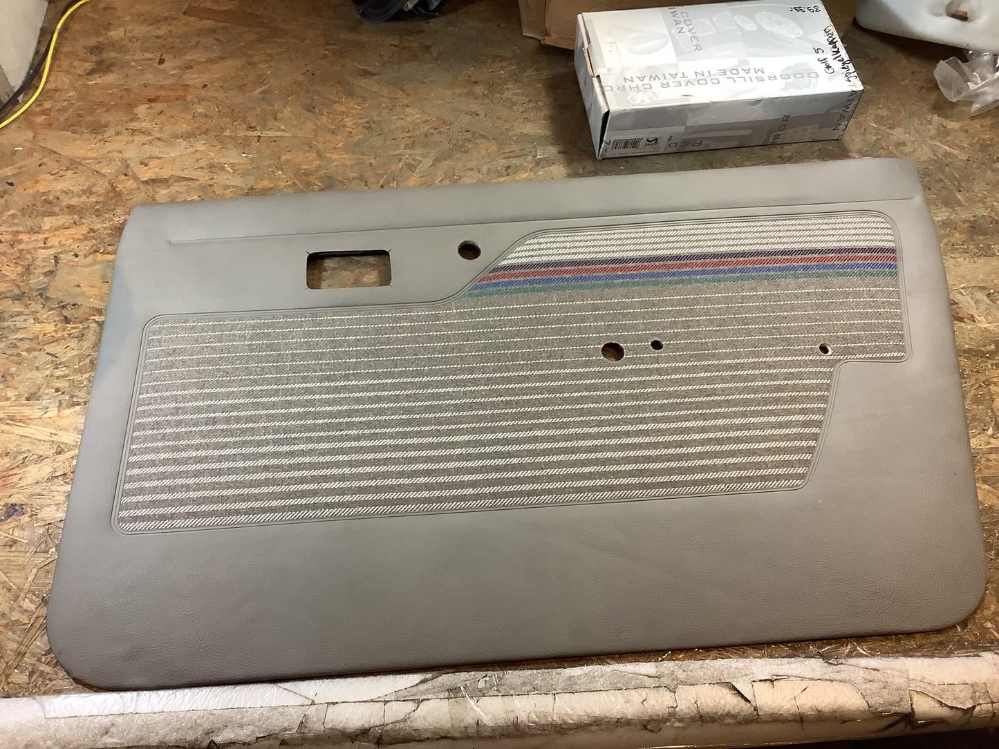 Opel Kadett E Verkleidung Tür rechts, grau Original GM NEU