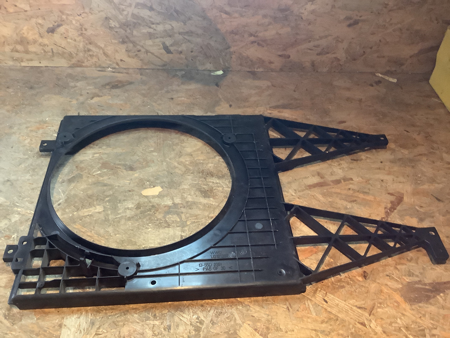 VW Golf IV Lüfterring Original VW NEU