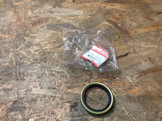 Mitsubishi L200 Öldichtung, hintere Achswelle Original NEU