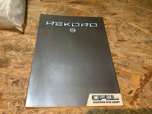 Opel Rekord Zeitschrift aus dem Jahr 1983