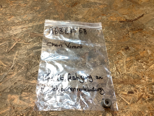 Chevrolet Vivant Knopfbefestigung an Heckklappenverkleidung Original GM NEU