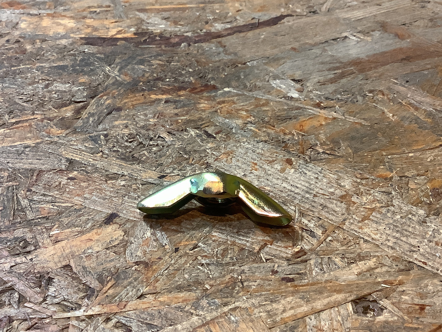 Mutter an Luftfilter Original Mitsubishi NEU