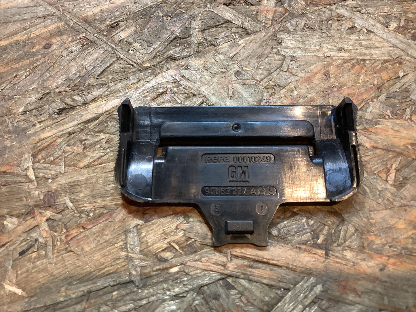 Verkleidung, Sicherheitsgurt Original GM NEU