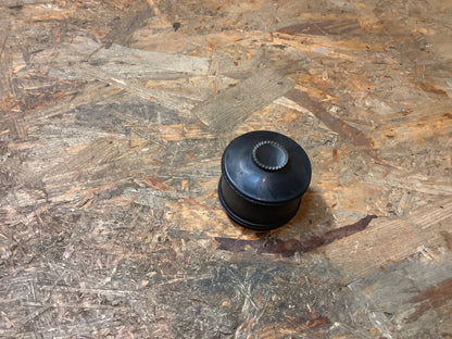 Mitsubishi Galant Buchse hinterher Querlenker Original Mitsubishi NEU