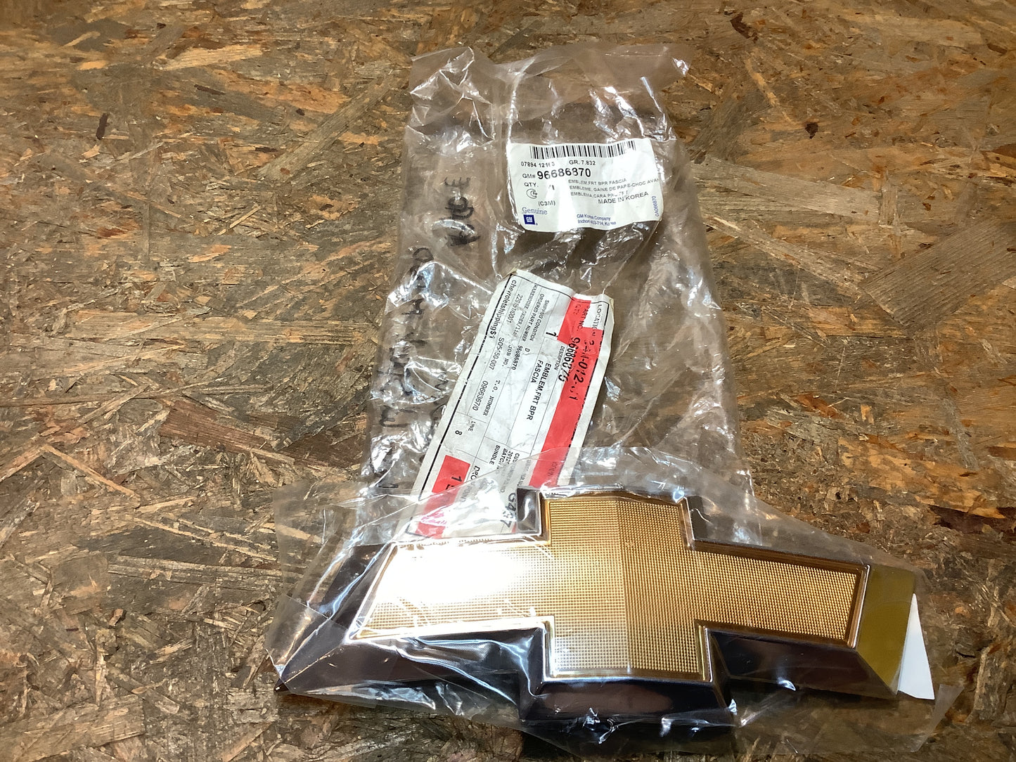 Chevrolet Spark Kühleremblem Original GM NEU