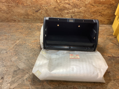 Mitsubishi Canter Handschuhfach Original Mitsubishi NEU