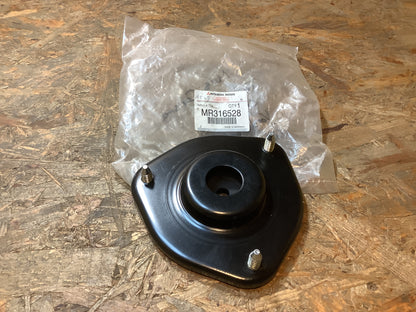 Mitsubishi Carisma Federbeinstützlager, Vorderachse Original Mitsubishi NEU