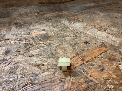 Opel Kadett C Halteklammer Runde Scheinwerfer Original GM NEU