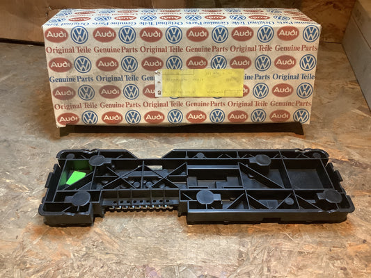 Audi 81/85 Lampenträger hinten links Original Genuine Parts Meu