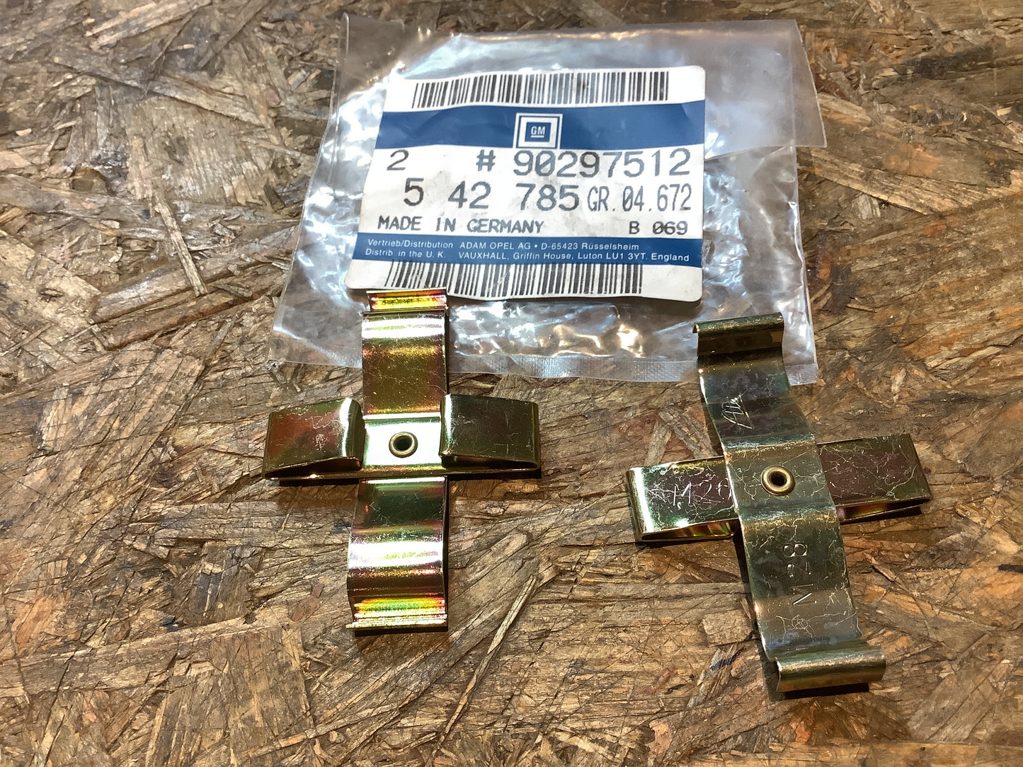 Opel Omega A Spreizfeder, Bremssattel hinten Set Original GM NEU