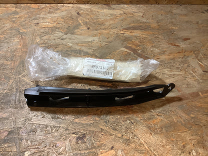 Mitsubishi Space Star Halterung, Stoßstange, Stoßfänger vorne Original Mitsubishi NEU