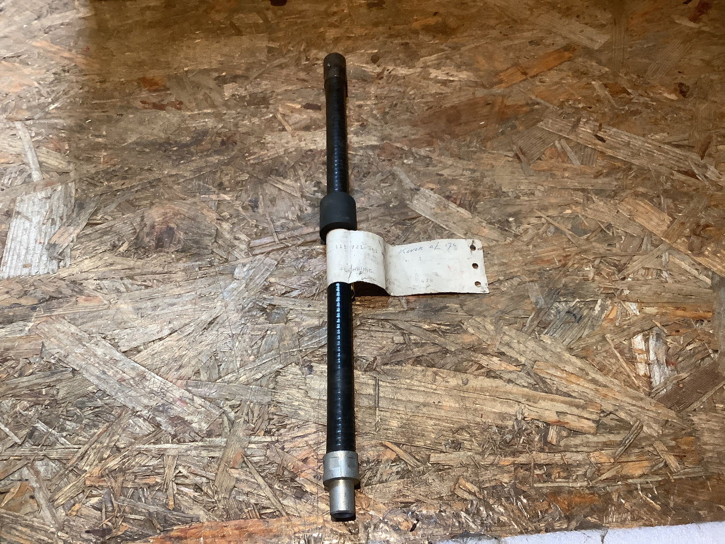 VW Käfer, Karmann Typ 14 Führung für Kupplungsseil 330 mm Original VW NEU