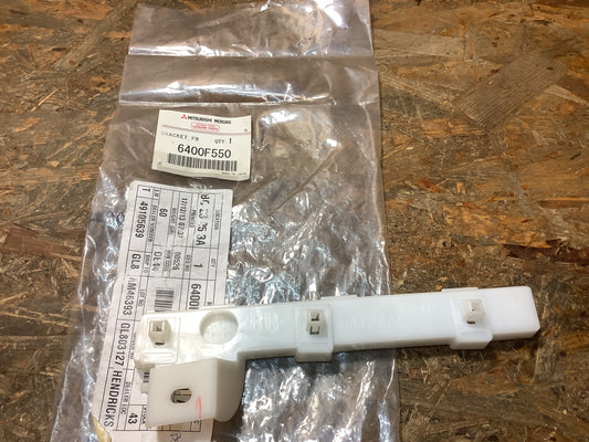 Mitsubishi Lancer Bj. 08-17 Halterung, Stoßstange vorne Original Mitsubishi NEU