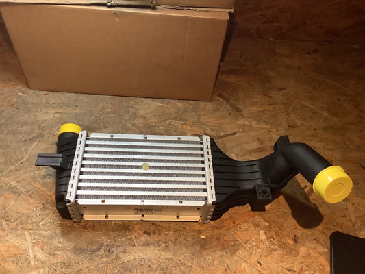 Astra G, Zafira A Y17DTL/Y20DTH Ladeluftkühler Turbolader Original GM NEU