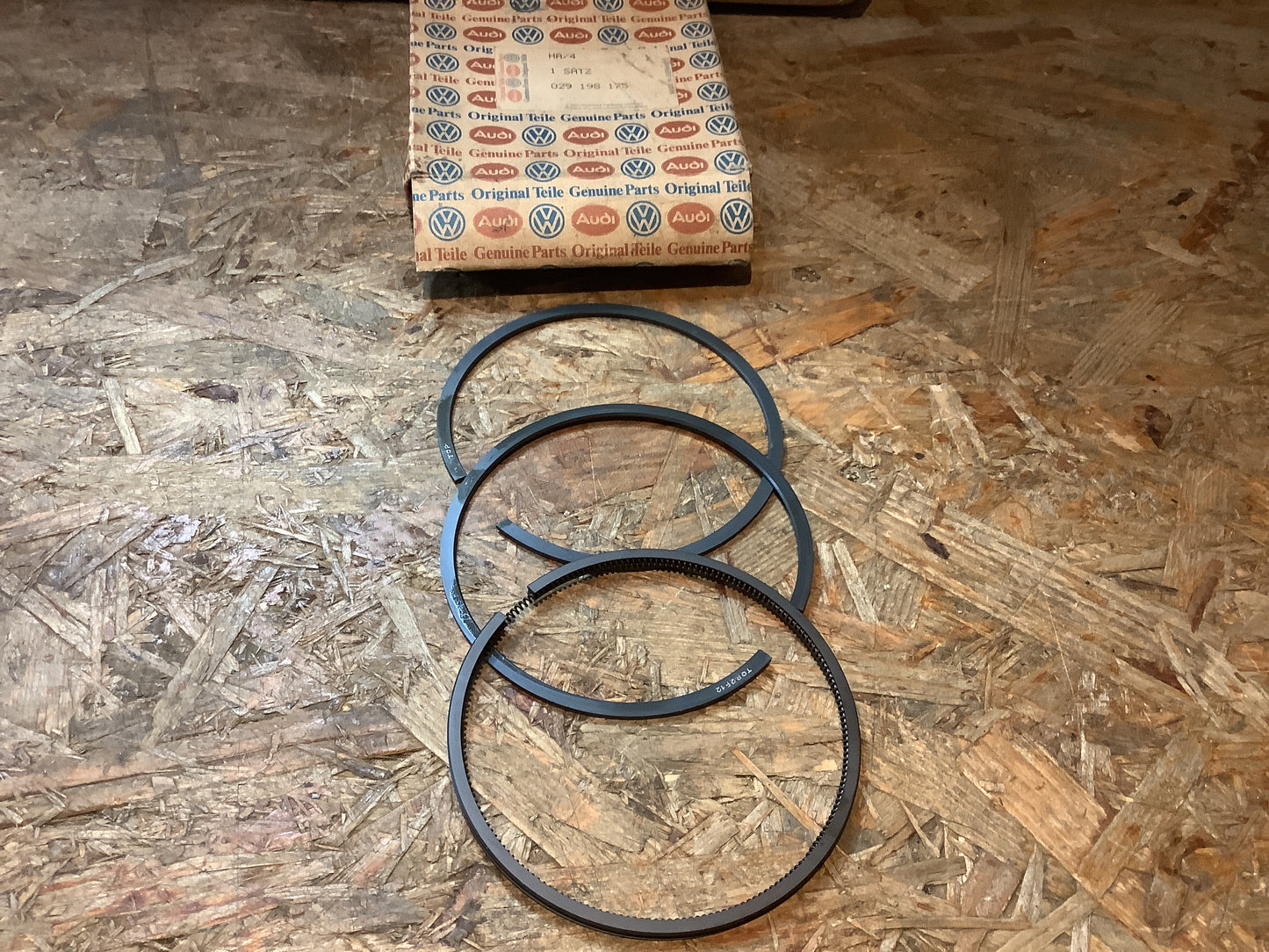 VW Bus T2/T3 Kolbenringe 94mm Original VW NEU