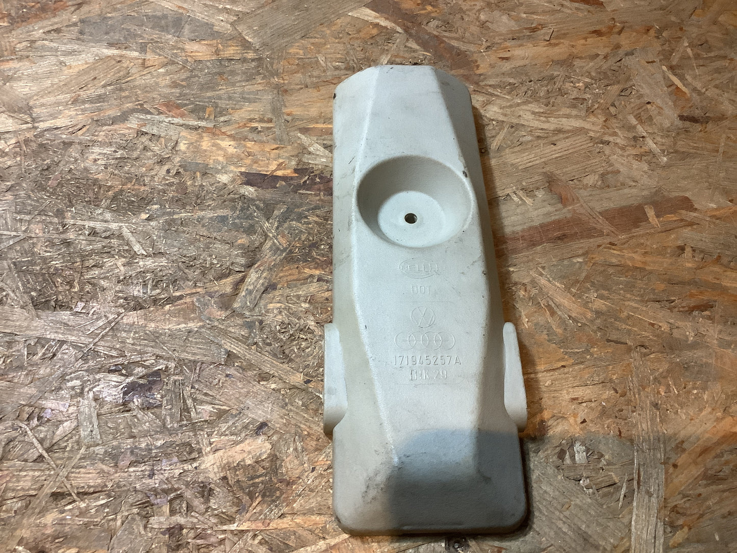 VW Golf I Abdeckung, Rückleuchte links/rechts Original VW NEU