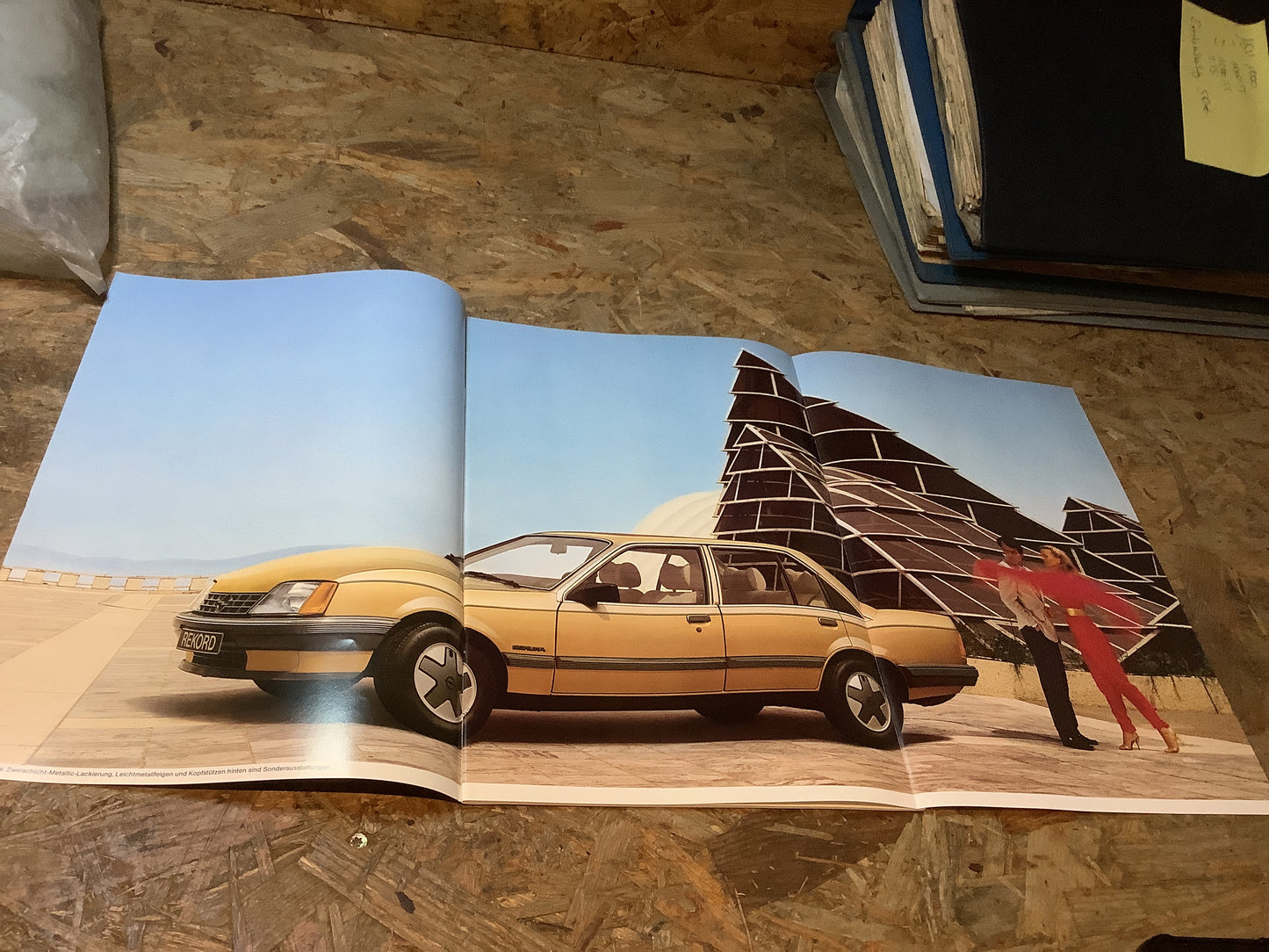 Opel Rekord Zeitschrift aus dem Jahr 1983