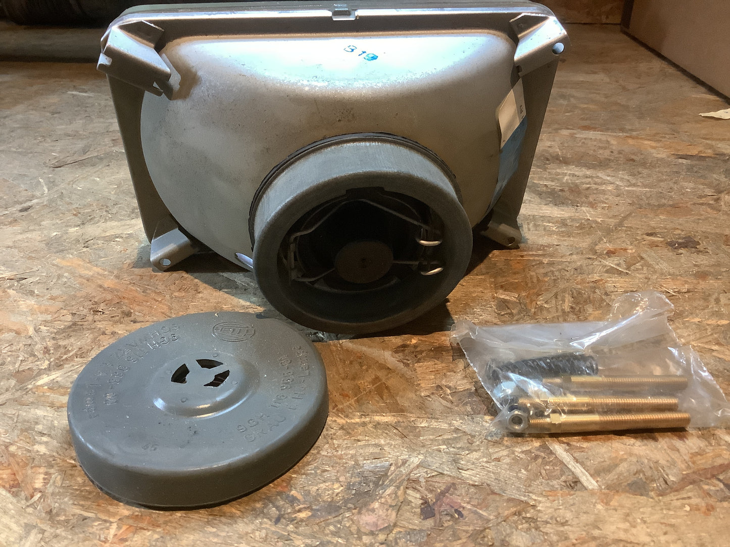 Universal Scheinwerfer Original Hella NEU