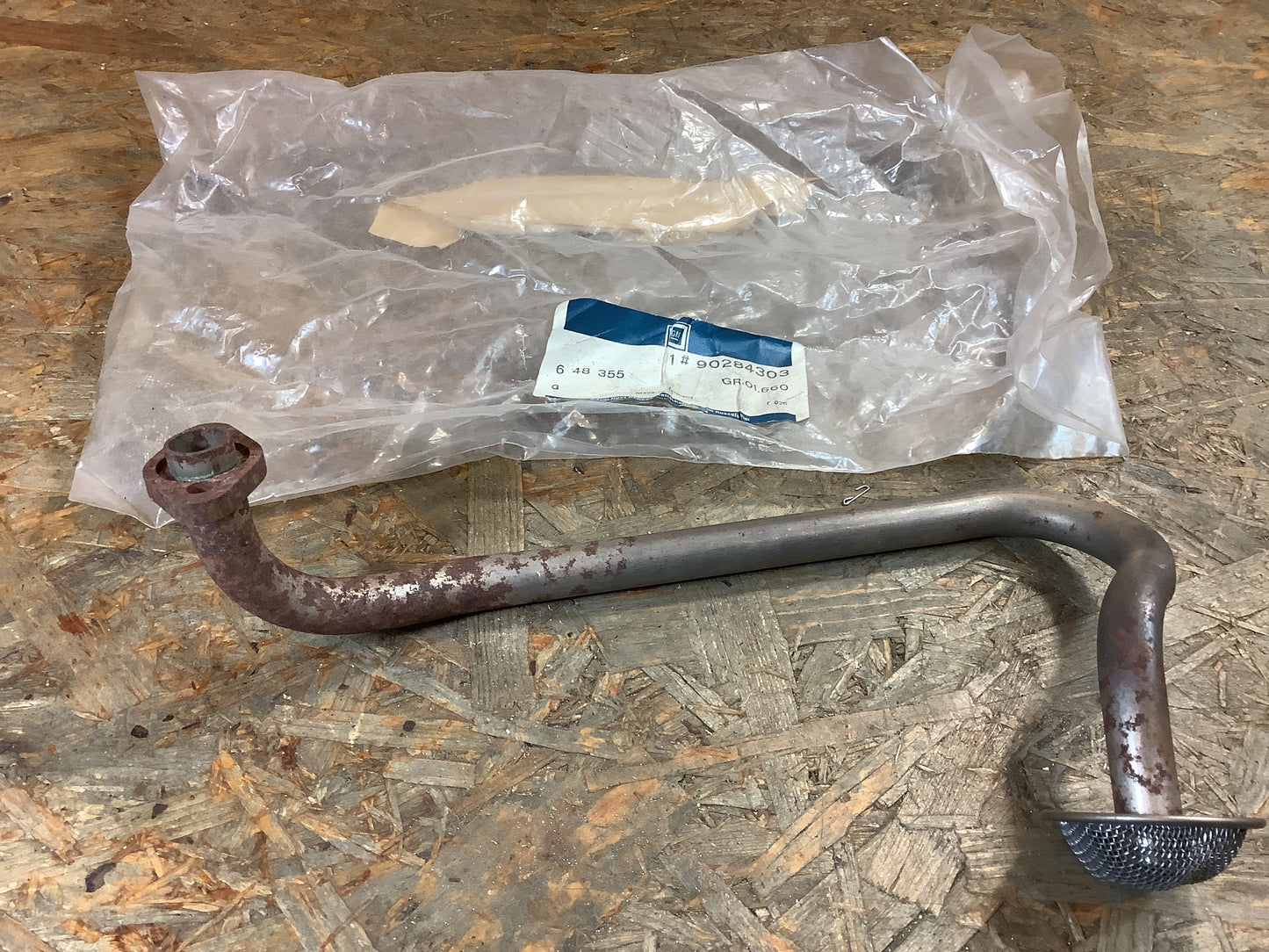 Ascona C 1,6  -Astra F 1,7 Saugrohr, Ölpumpe (mit leichtem Rost) Original GM NEU