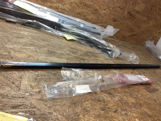 Opel Insignia B Fensterschachtleiste vorn rechts Original Original Parts NEU