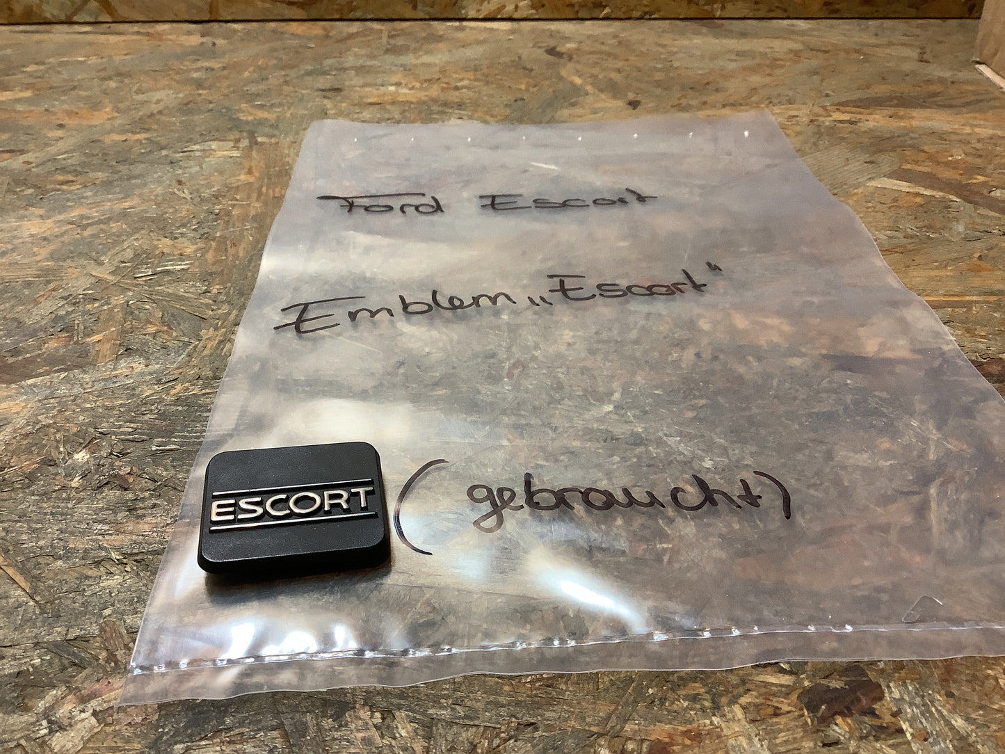 Emblem „Escort“ Original Ford GEBRAUCHT