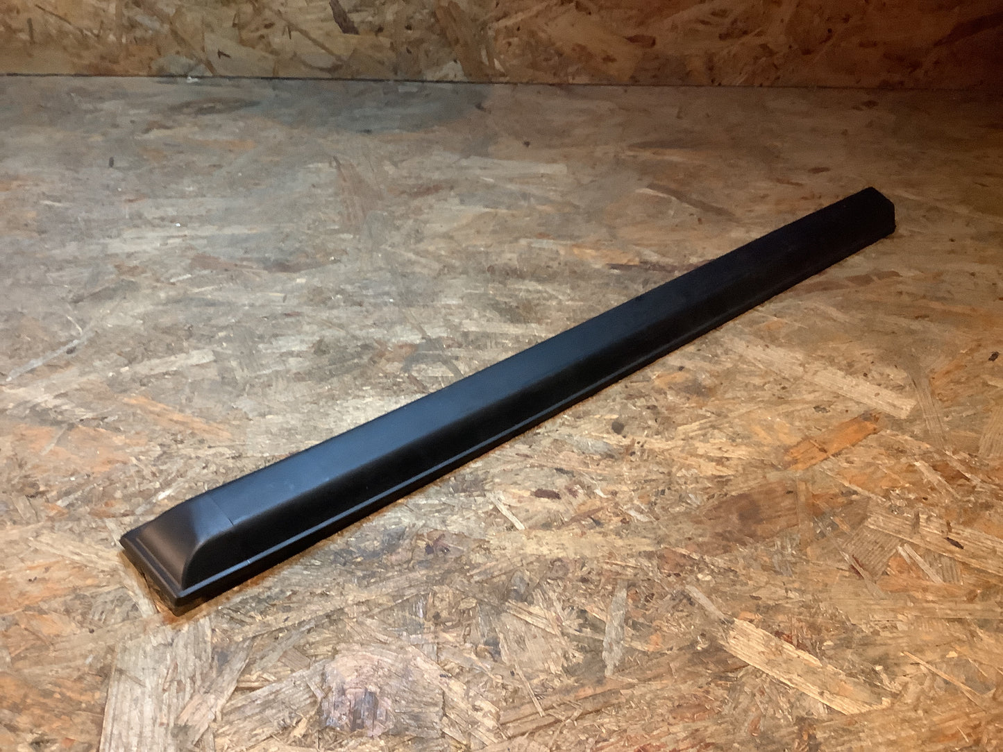 VW Golf 2 Bj. 84-87 Zierleiste Tür hinten links Original VW NEU