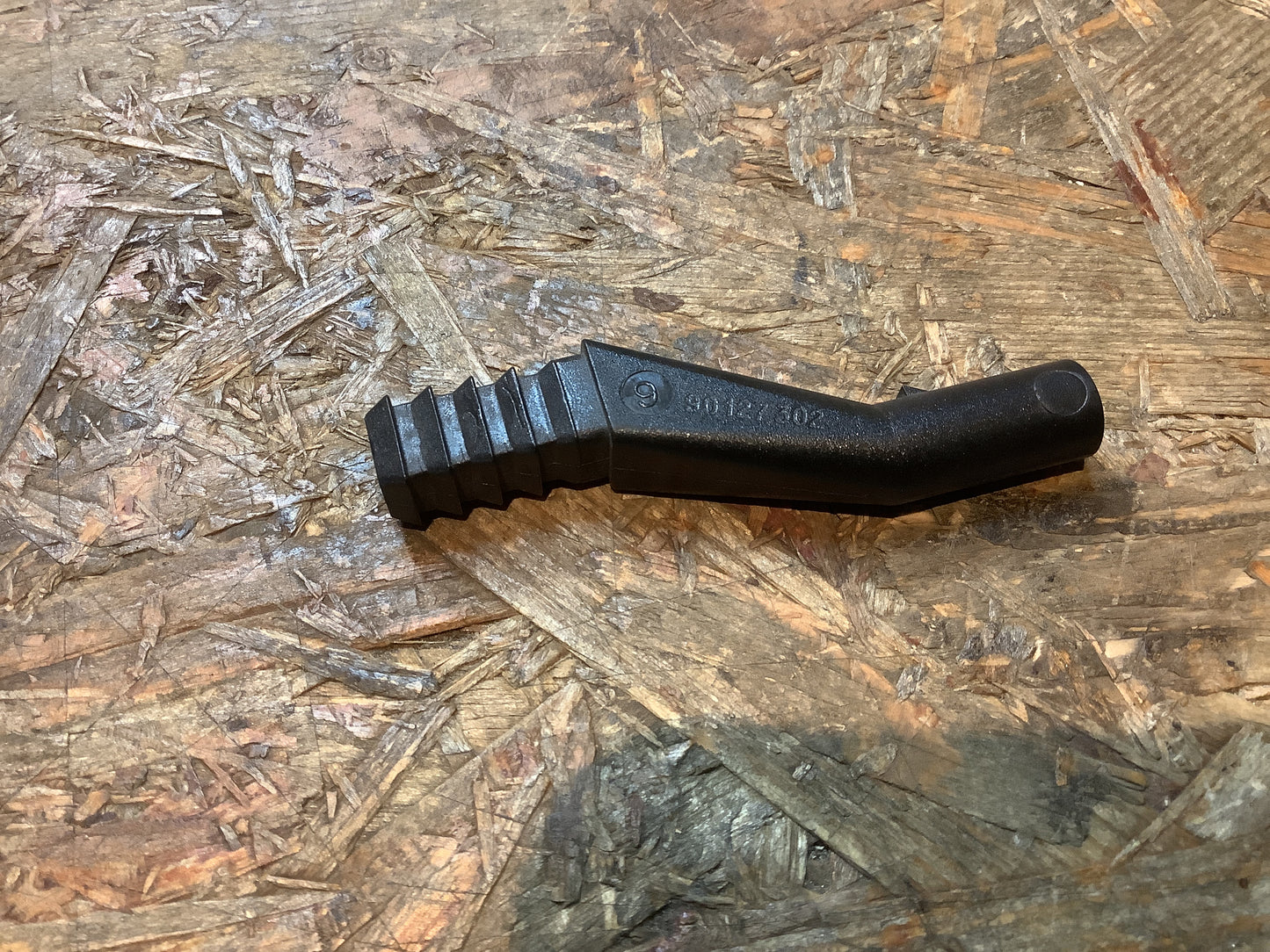 Kadett D/E, Corsa A, Ascona C Halter Hutablage Kofferraumabdeckung Original GM NEU