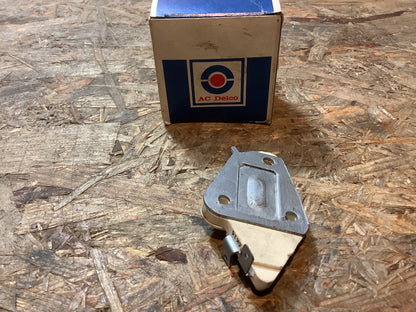 Corsa A Lichtmaschienenregler Original AC Delco NEU
