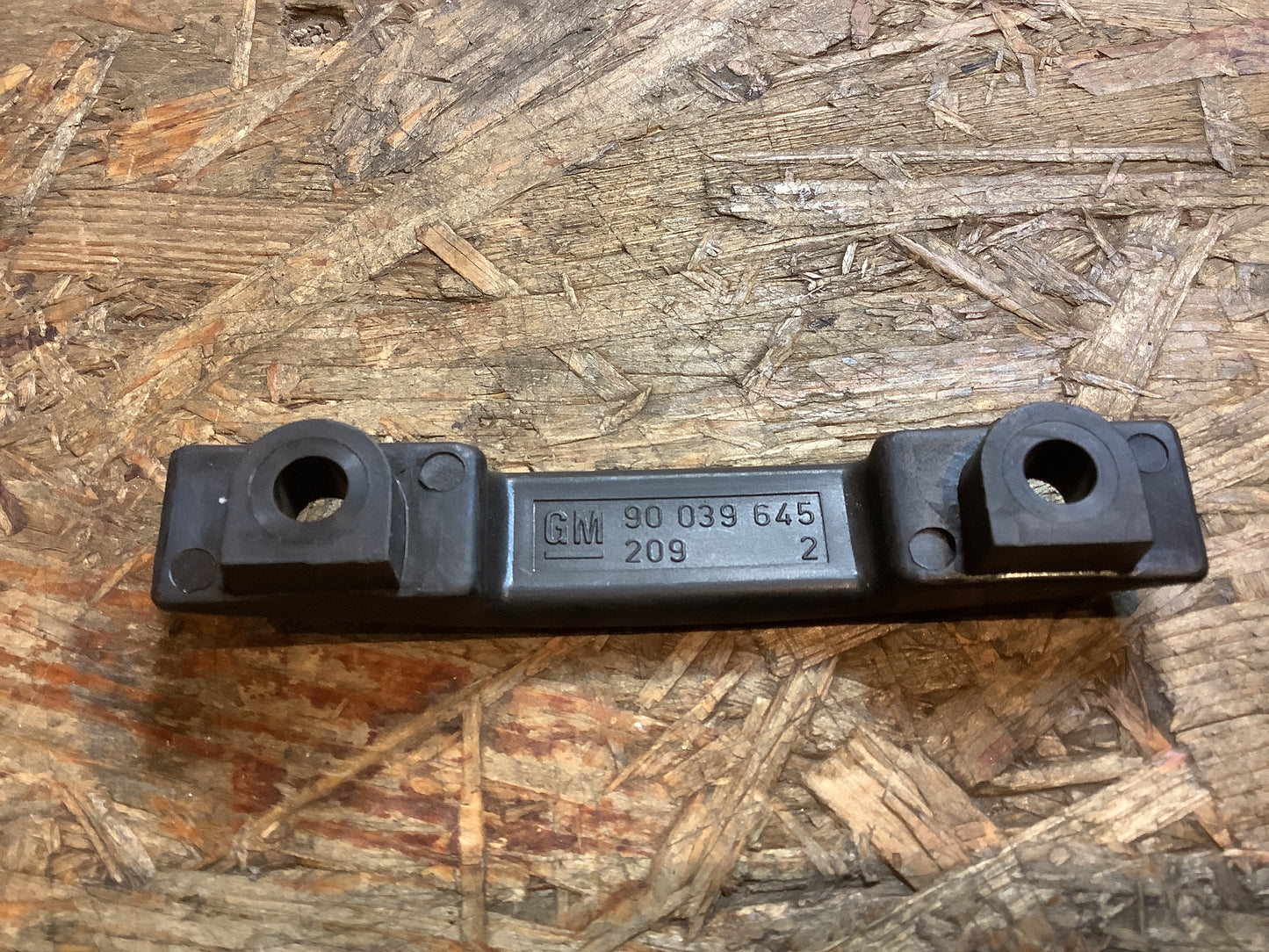 Astra F, Bj. 92-98 Zugriemen an der Rückseite (Rücksitzrahmen) Original GM NEU