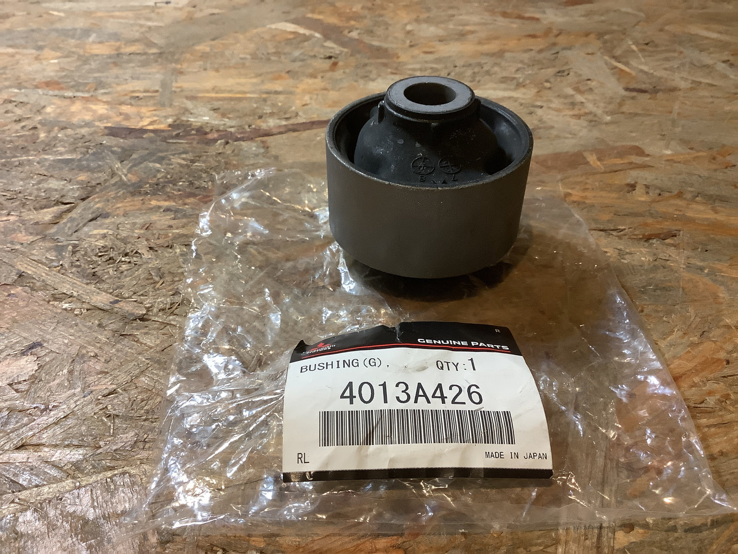 Mitsubishi Lancer Querlenkerbuchse Original Mitsubishi NEU