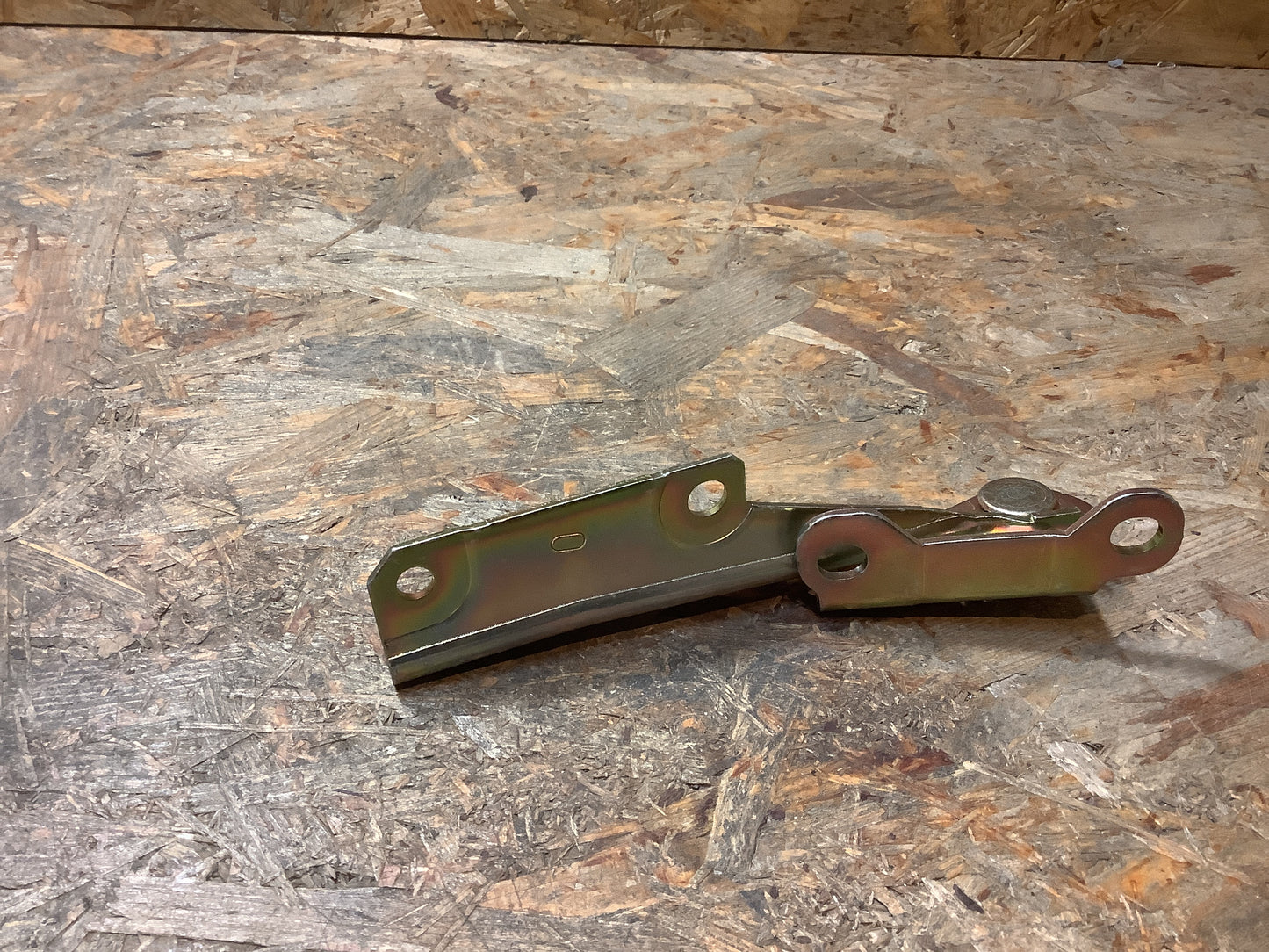 Mitsubishi Carisma Haubenscharnier rechts Original NEU