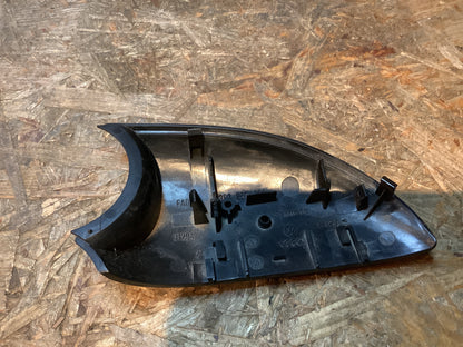 VW Passat 3B Verkleidung Spiegel Original VW NEU