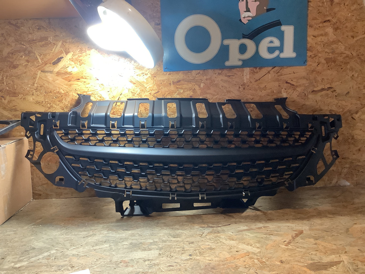 Kühlergitter Kühlergrill Sportgrill ohne Emblem, schwarz für Opel Adam