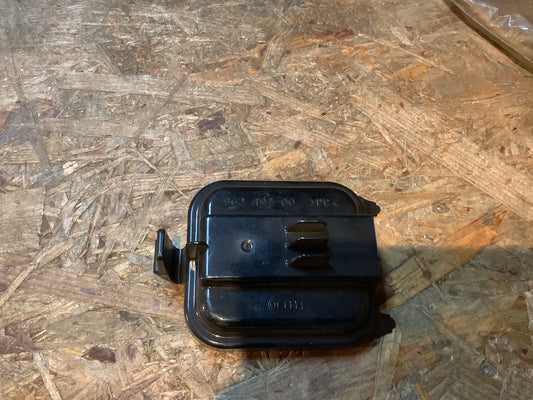 VW Polo 6N Schutzkappe Scheinwerfer rechts Original Hella NEU