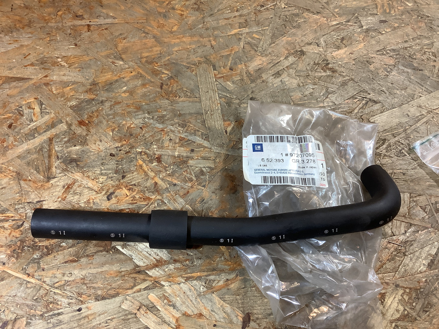 Opel Monterey 2,3 Schlauch Original GM NEU