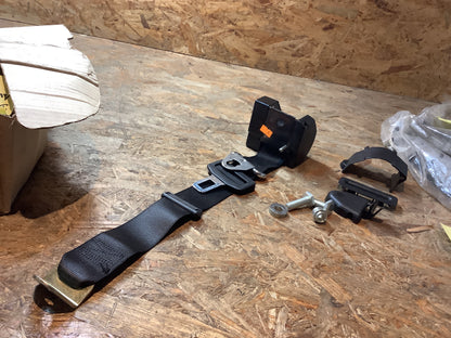 Ascona C Sicherheitsgurt hinten links Original Opel NEU