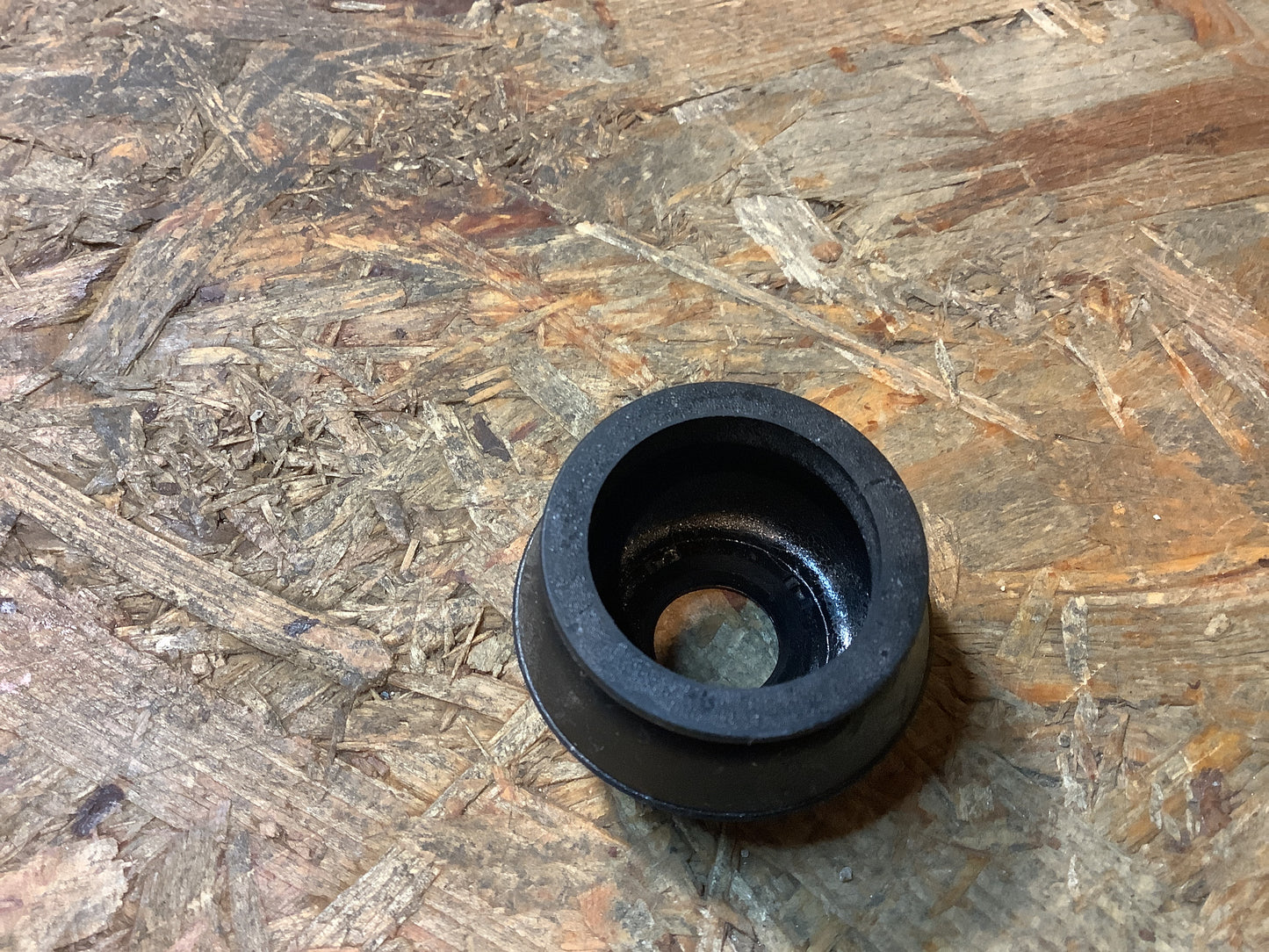 Mitsubishi Colt, Galant Abdeckung, Spurstangenkopf Original Mitsubishi NEU