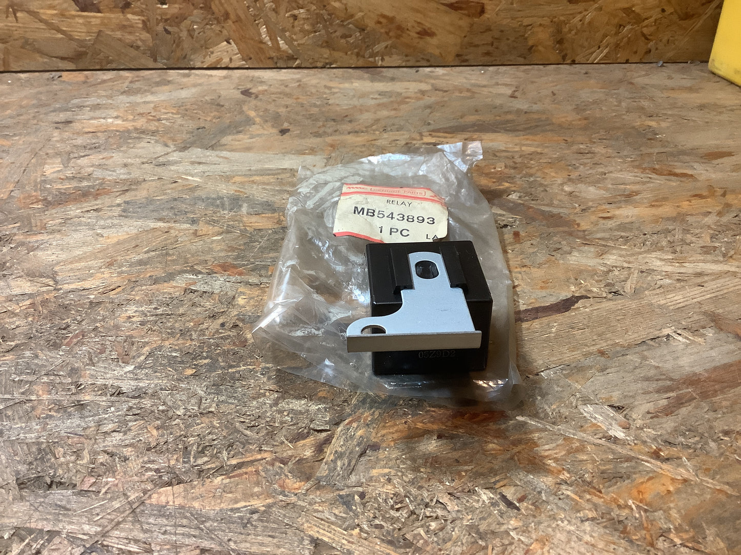 Mitsubishi Montero, L040 Relais, Interwallwischer Original Mitsubishi NEU